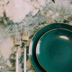 8 in. Green Classic Design Plates | 10 Count