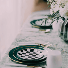 8 in. Green Classic Design Plates | 10 Count
