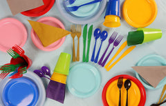 9 In. Dark Green Plastic Plates | 8 Count