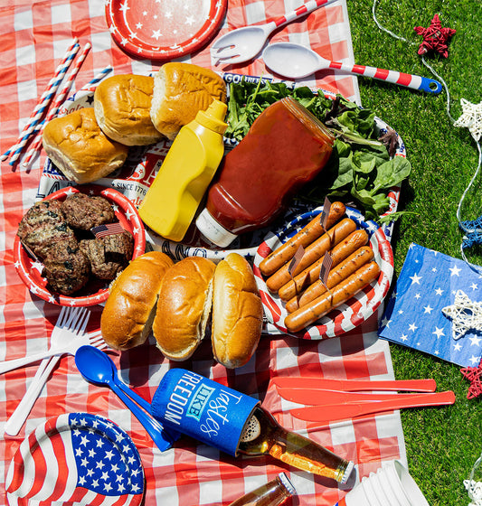 A Memorial Day Cookout That Brings the Whole Neighborhood Together