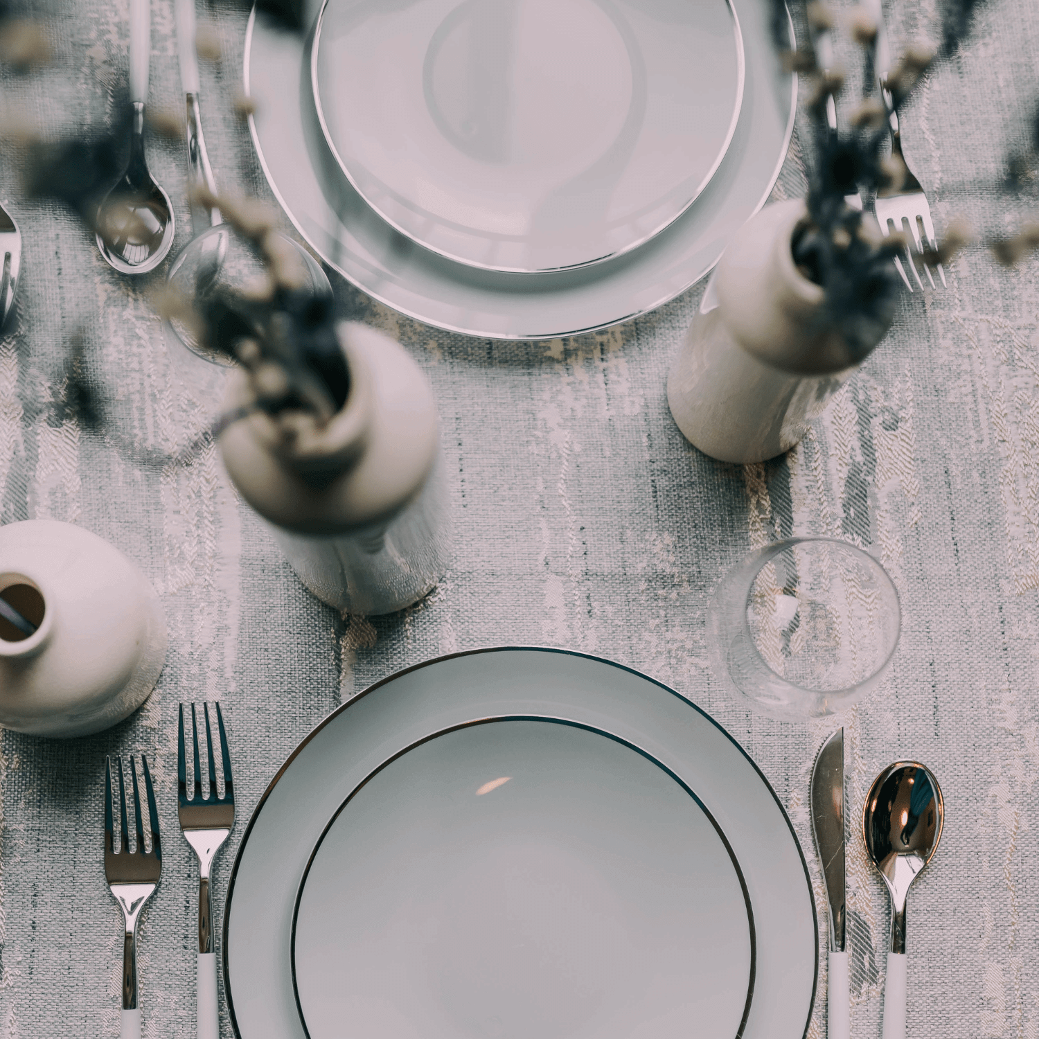 10 In. Classic Sage Design Plastic Plates | 120 Count