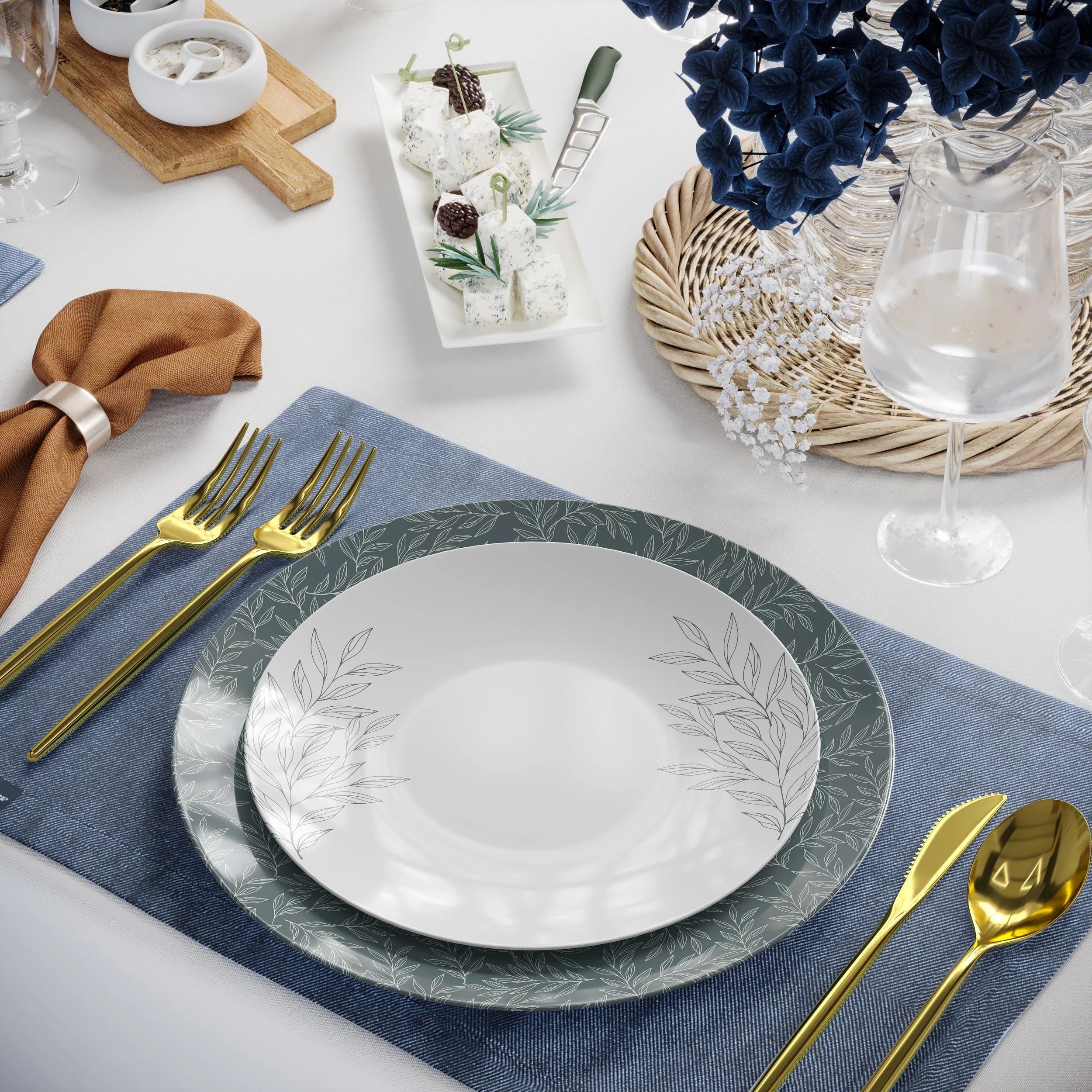 8" Aleh Design Plastic Plates (10)