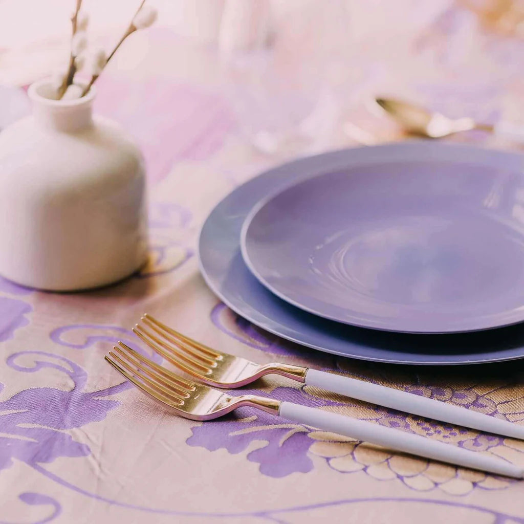 10 In. Trend Purple Rose Plastic Plates | 10 Count