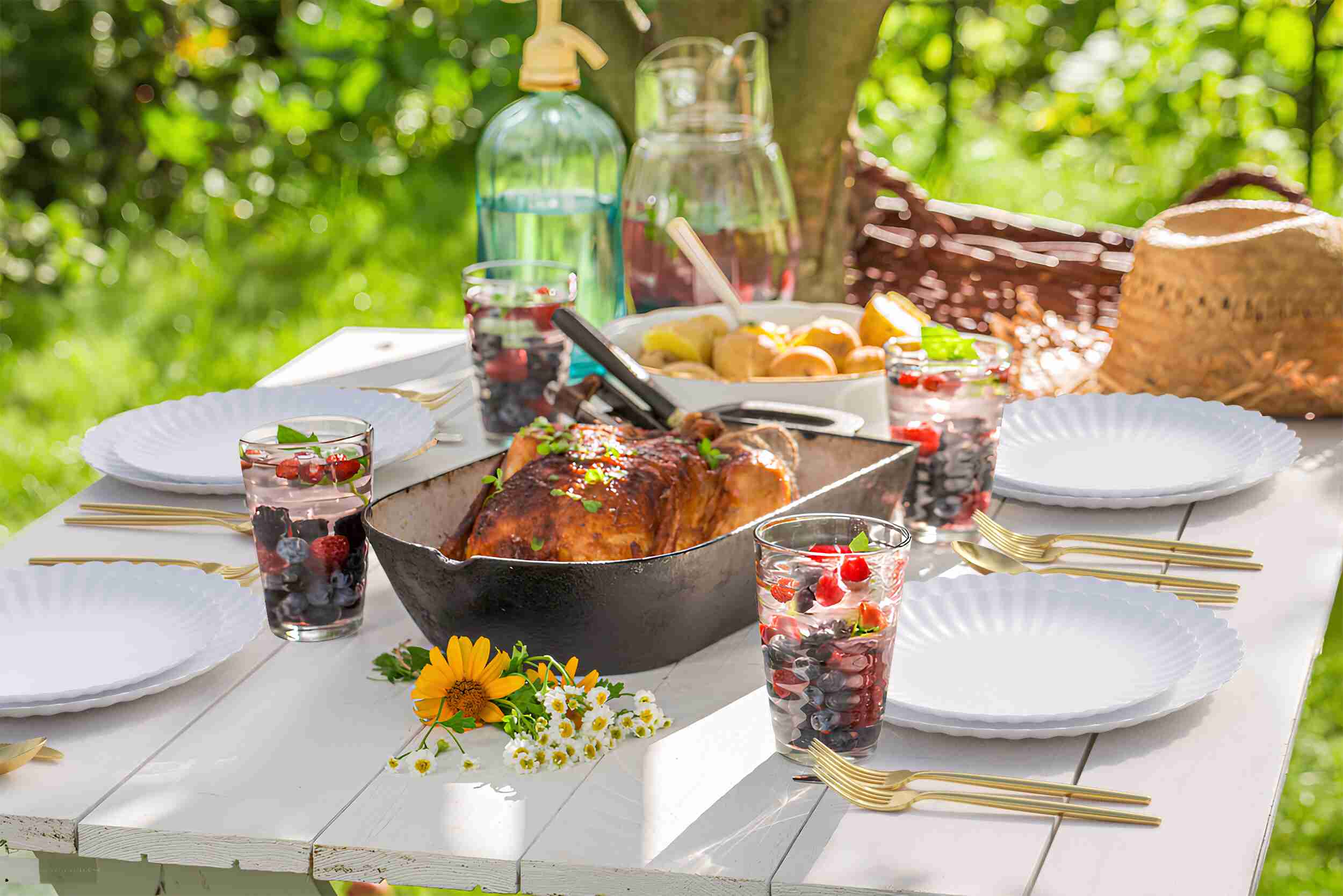 Scalloped Paper Plate Combo 20/20 - Snow