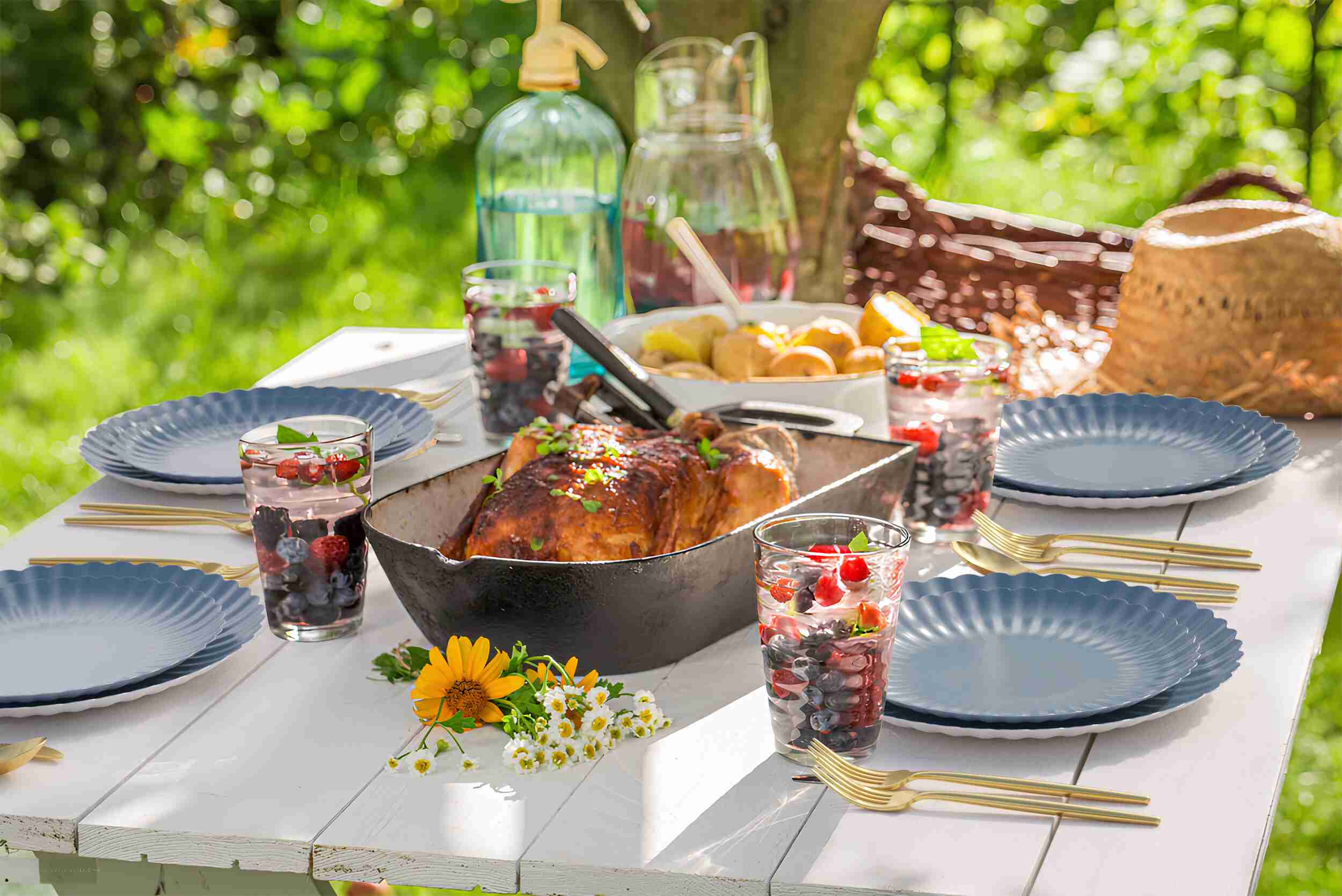 Scalloped Paper Plate Combo 20/20 - Slate Blue