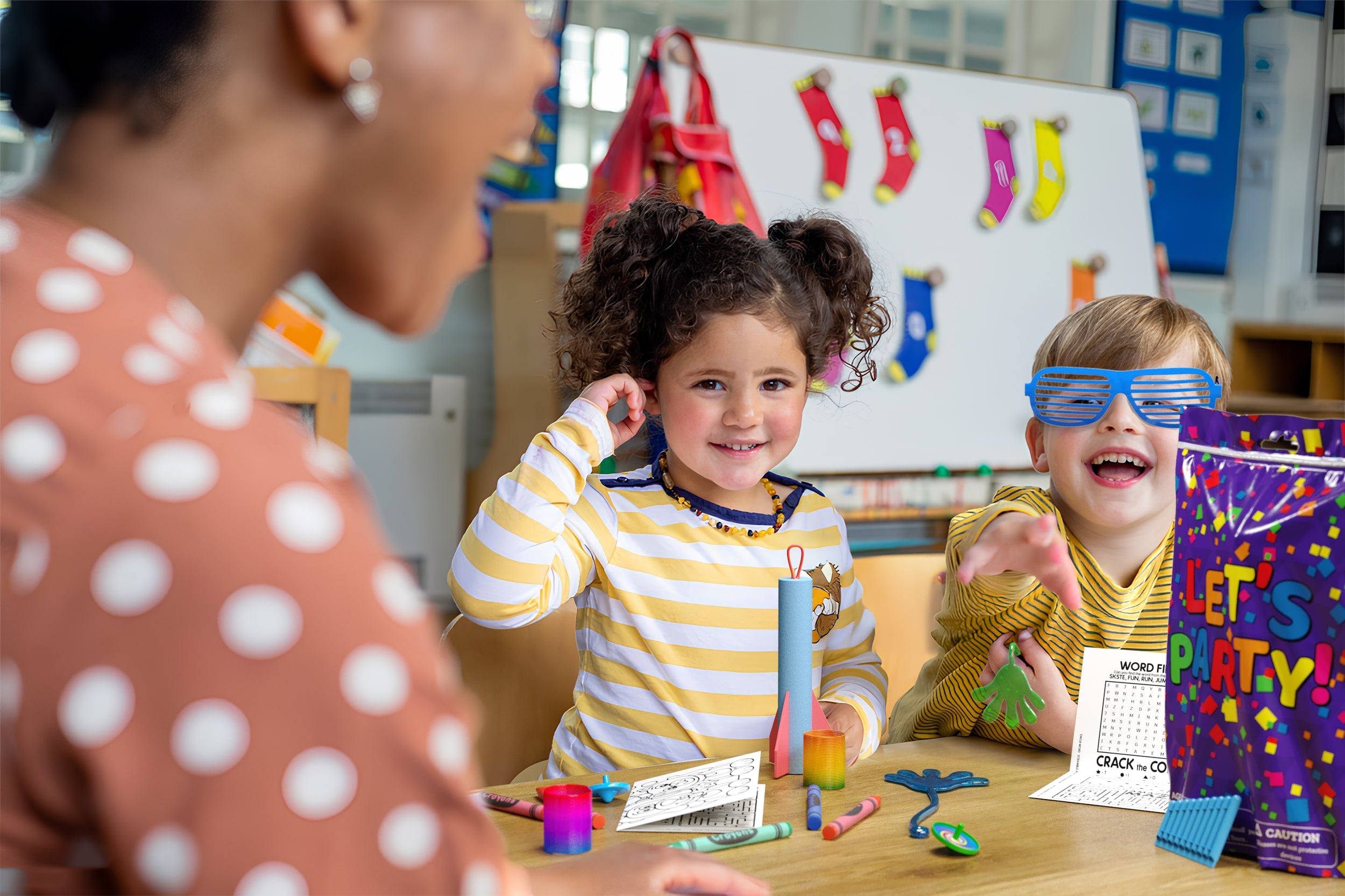 8 Piece Goody Bag -  Let's Party | 10 Count